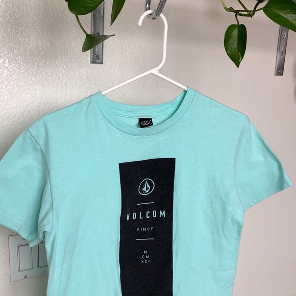 Like New Volcom Skater Crewneck Tee - Picture 2 of 5